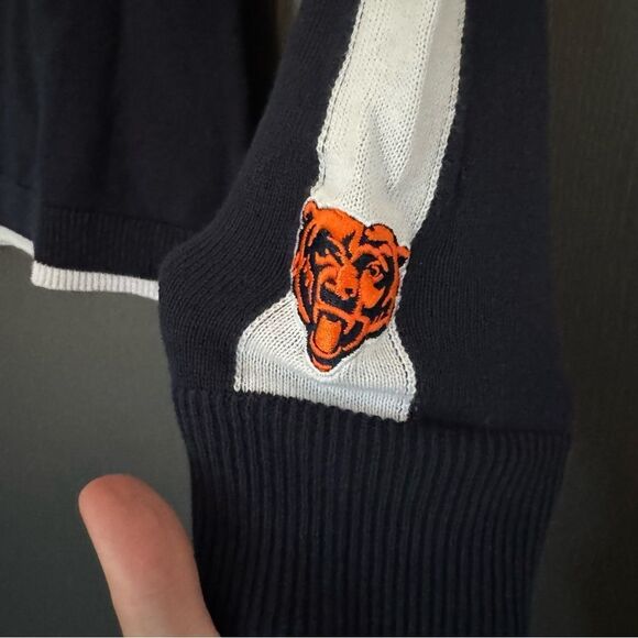 NWT WEAR by Erin Andrews Navy Chicago Bears Ski Raglan Pullover Sweater sz M - Picture 4 of 9
